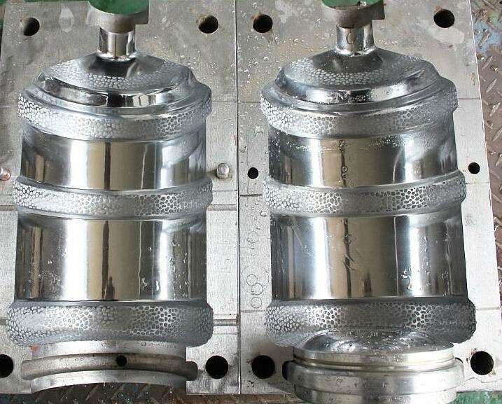 Automotive Spare Parts Aluminum Die Casting Mould No Need Trimming Auto Casting Mold Development